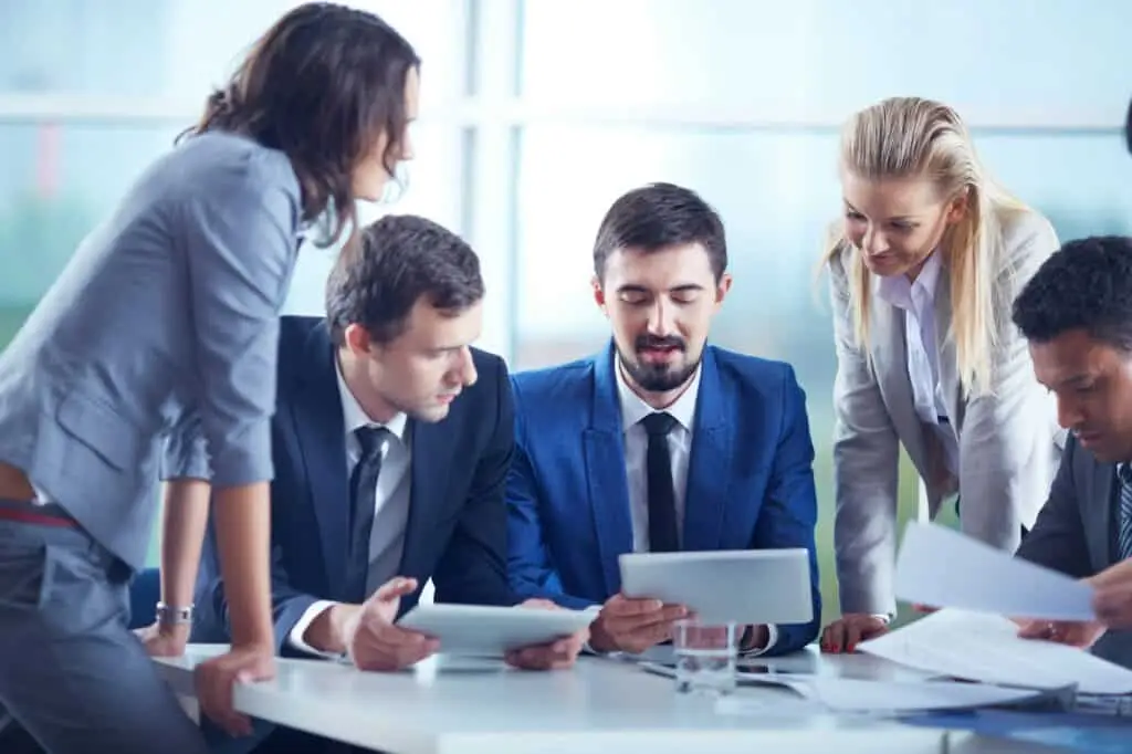 momentum-business-hub-the-best-tool-a-team-can-have-is-committed-leadership-business-planning